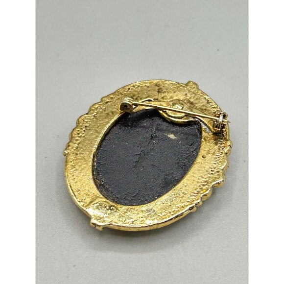 Vintage Resin Cameo Brooch Black and White Lady Profile on Gold Tone Setting - Picture 5 of 6